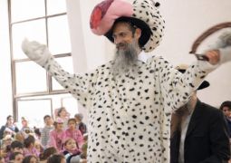 כשהשמחה גועה ברחובות